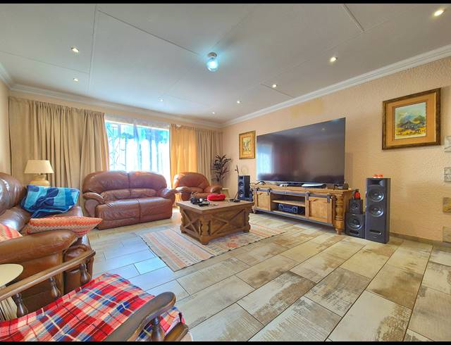 5 BEDROOM HOUSE FOR SALE IN BRENTHURST